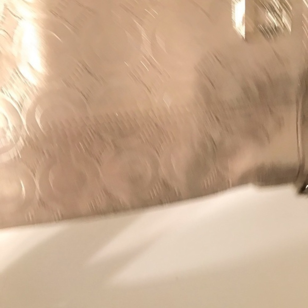 👛 COACH 👛 shimmering quilted crossbody bag - Picture 3 of 9